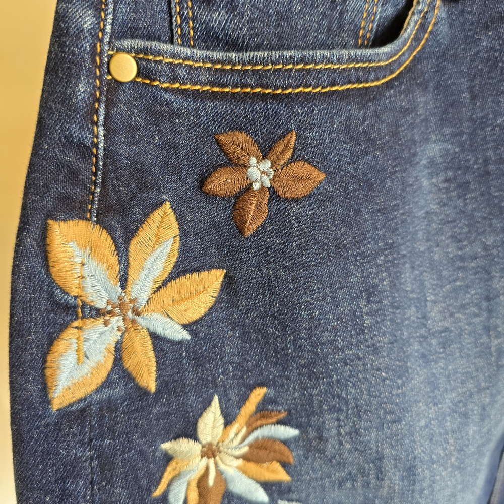 DRIFTWOOD Blue Denim Mini Skirt with Floral Embroidery NWT 8 - Picture 2 of 6